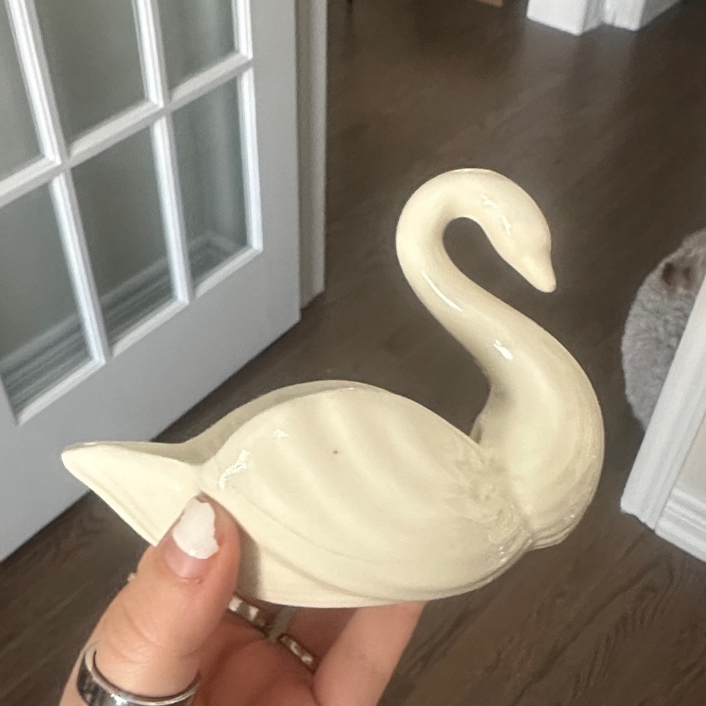 Elegant Cream Swan Vintage Figurine